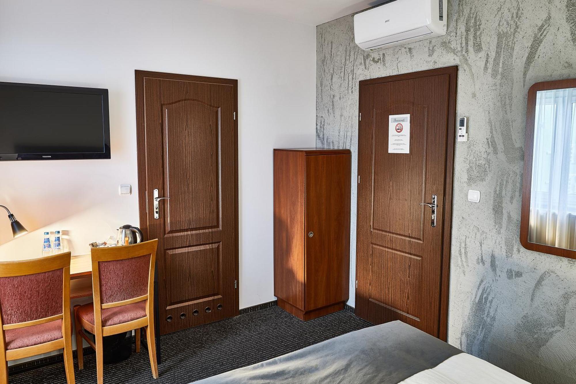 Hotel Baranowski Słubice Exteriör bild